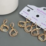 گوشواره طرح ورساچه مثلثی ژوپینگ