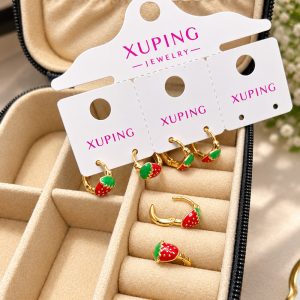 گوشواره دخترانه طرح توت فرنگی ژوپینگ